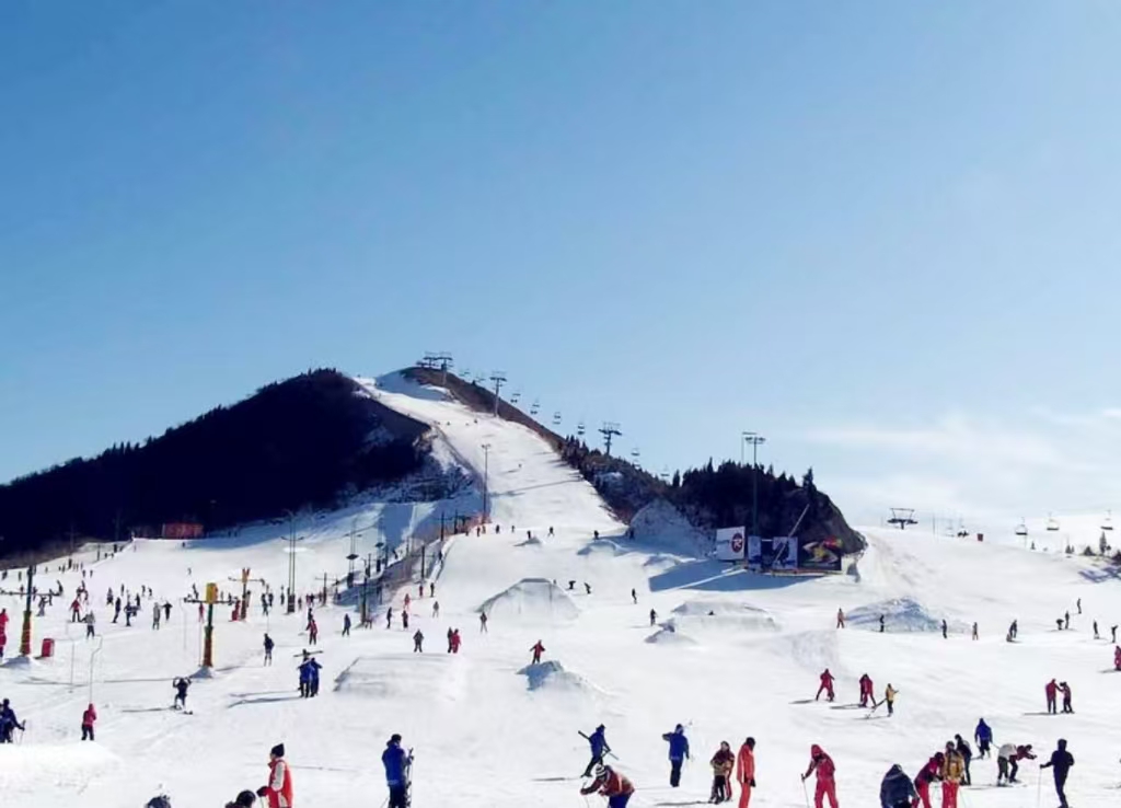 北京梅尼亞克滑雪場(chǎng)